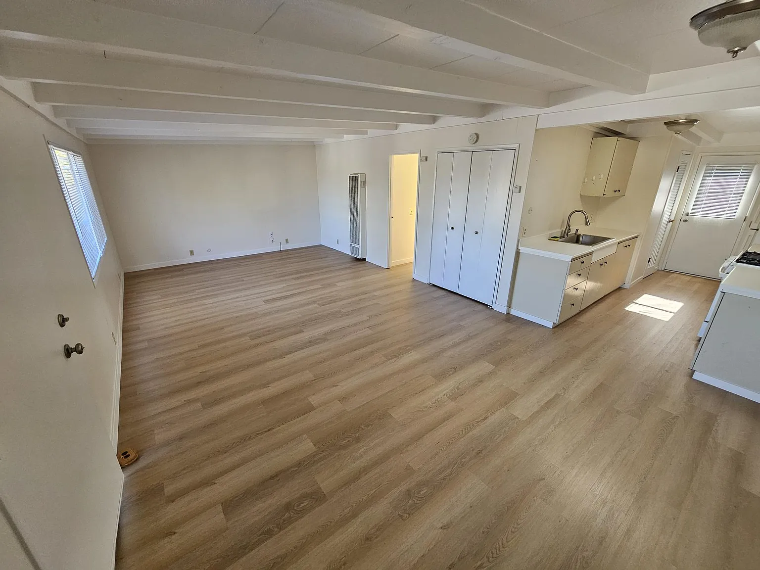 1 bed, 728 sqft, $1,850 — Photo 2