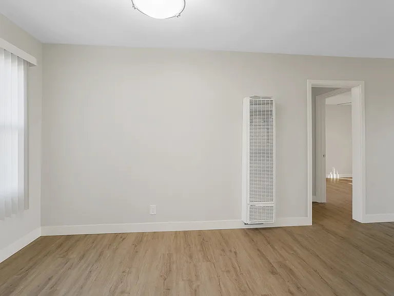 Hollypark Knolls Apartments — Photo 60
