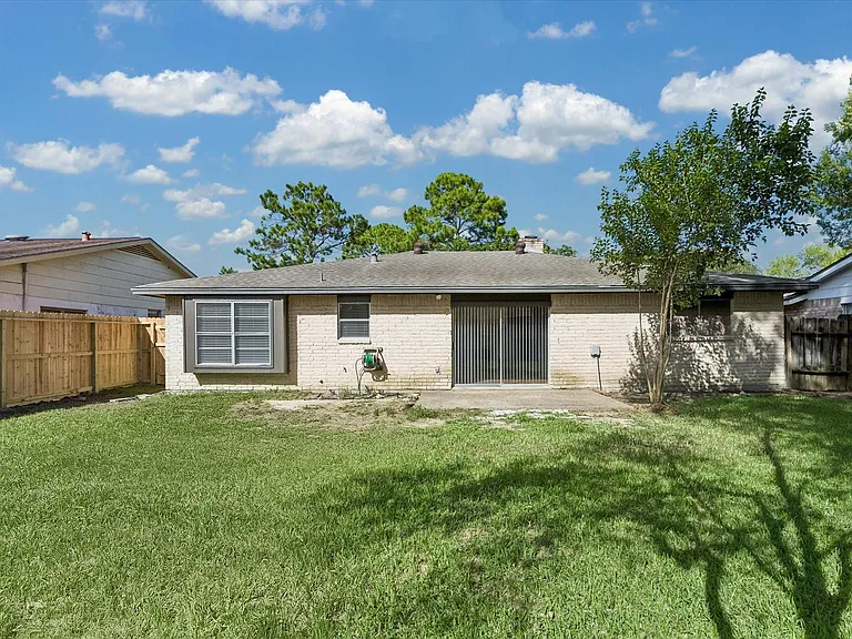 17134 Barcelona Dr — Photo 28