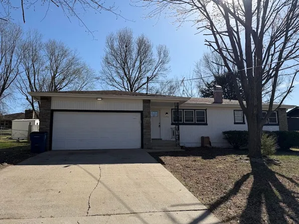 3304 N Stewart Ave, Springfield, MO 65803