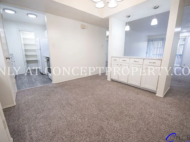 Foothill Terrace — Photo 38