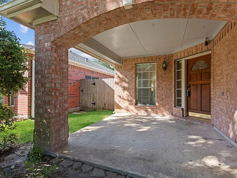 10415 Courtley St — Photo 6