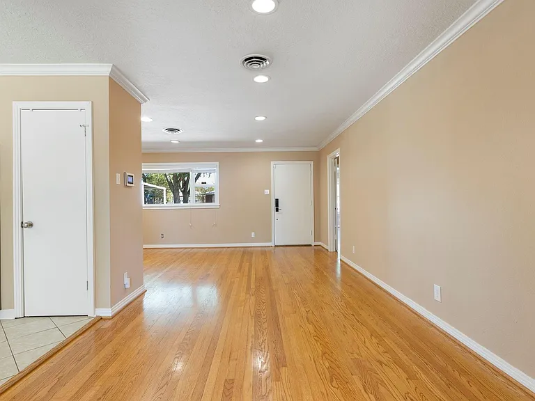 1802 Turnpike Rd — Photo 12