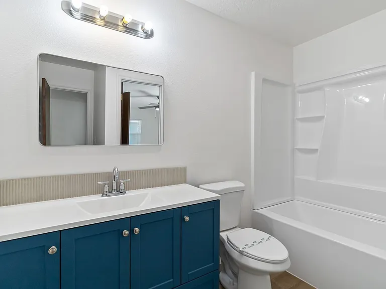 225 Montana Ave — Photo 13