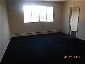 2nd image of 947 Grand Ave