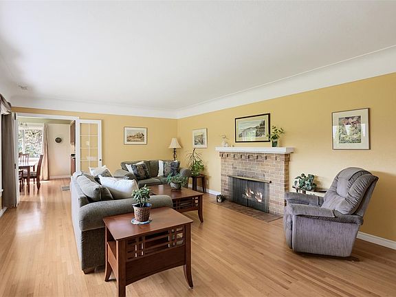 3rd image of 1718 Garnet Rd