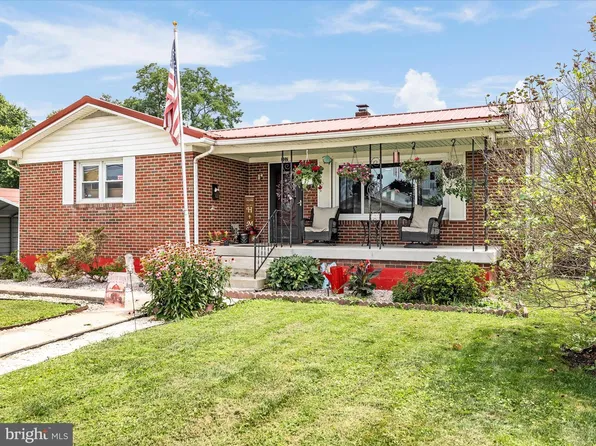 207 Clements St, Moorefield, WV 26836