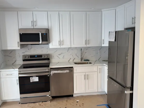 129 Cochran Pl, Valley Stream, NY