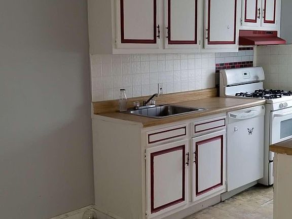 4th image of 6917 Sylvester St
