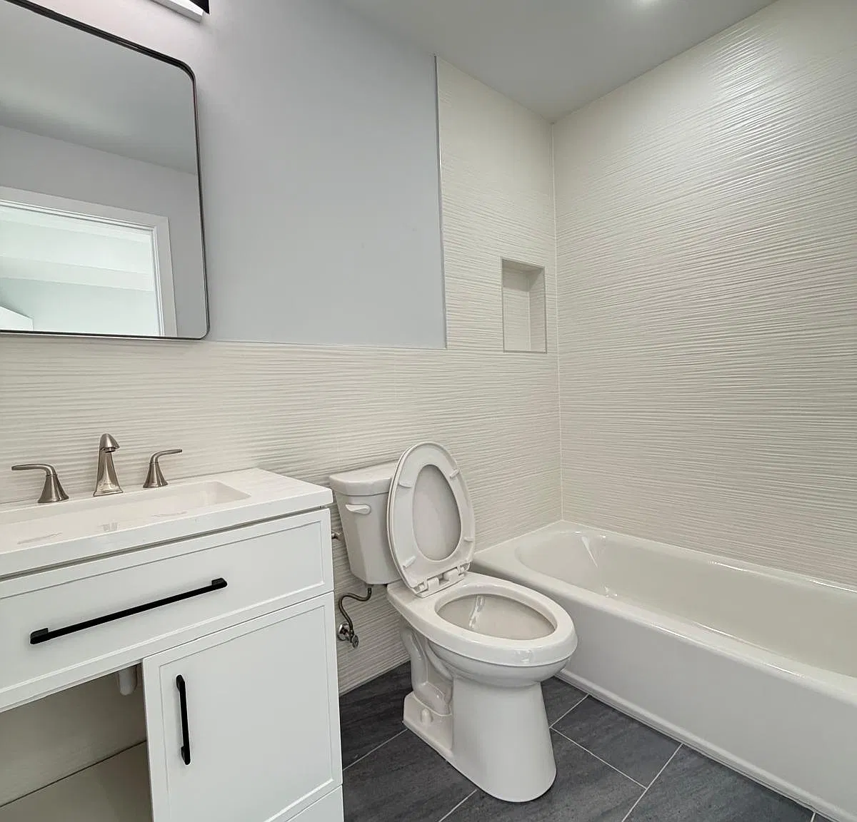 3 bed, 950 sqft, $2,250 — Photo 3