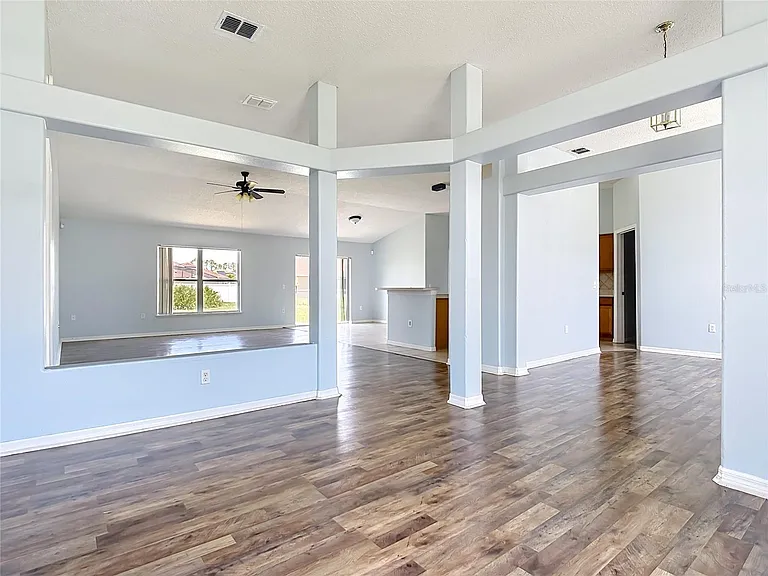 1001 Eiffel Ln — Photo 10