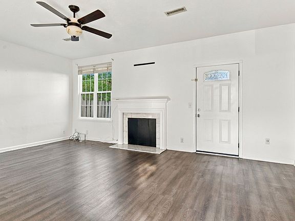 5th image of 412 Leisure Ln