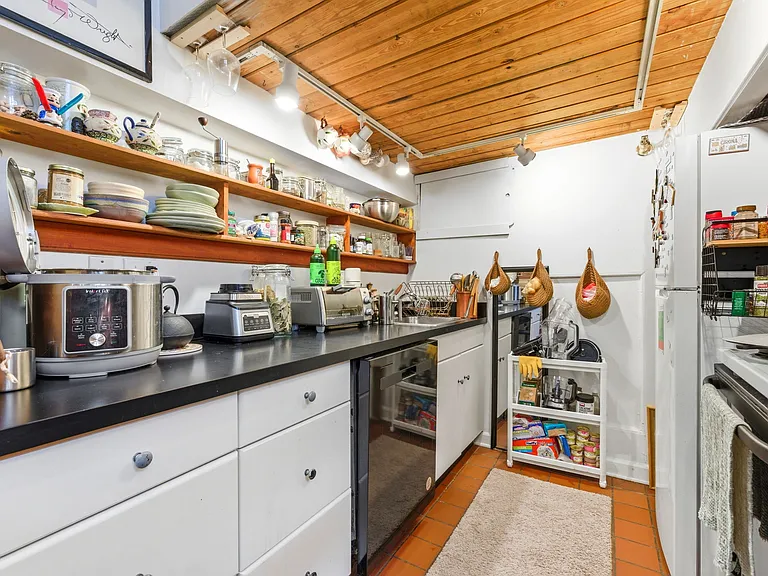 51 Brimmer St #1 — Photo 6