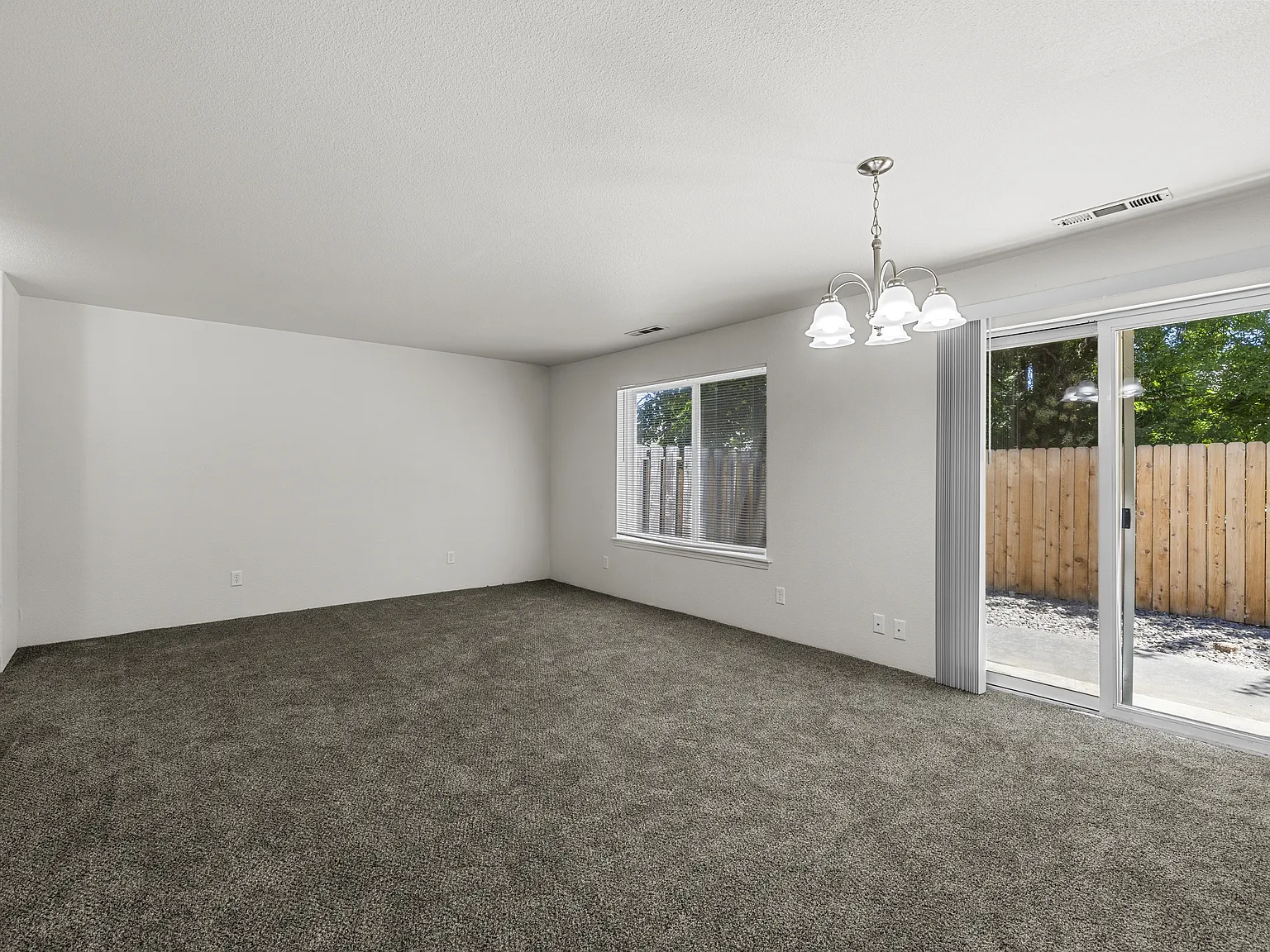 607, ID # 3040 Sheraton Court - D - D — Photo 3