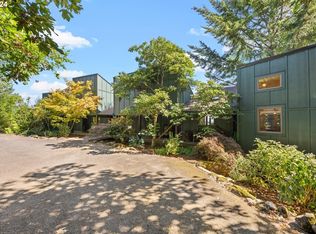 2009 SW Mount Hood Ln, Portland, OR 97239