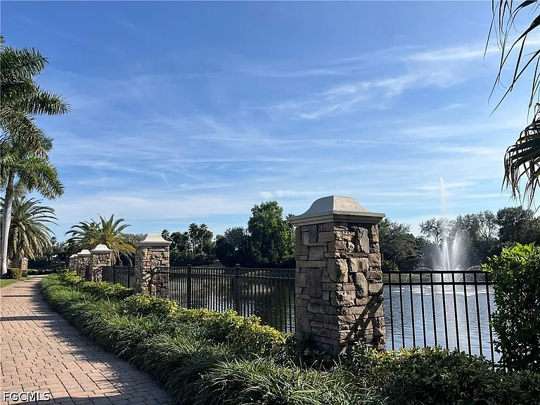 14662 Cantabria Dr — Photo 2