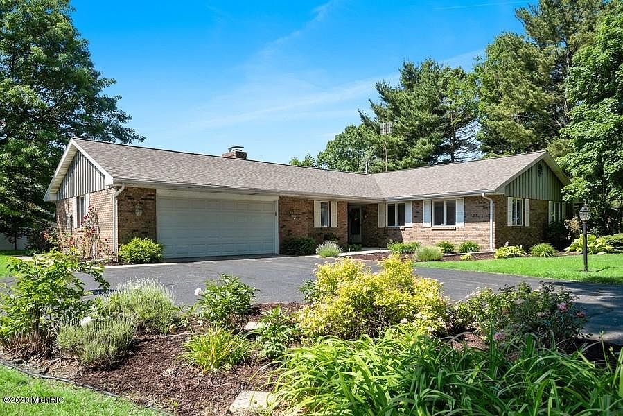 1st image of 2696 Lake Bluff Ter