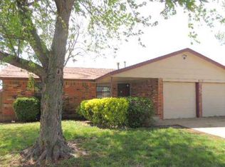 913 Bronze Medal Rd, Moore, OK 73160