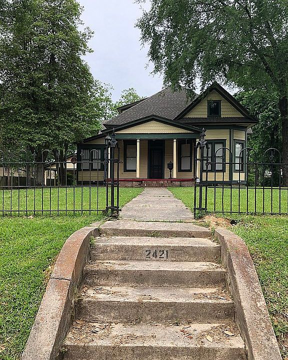 1st image of 2421 County Ave