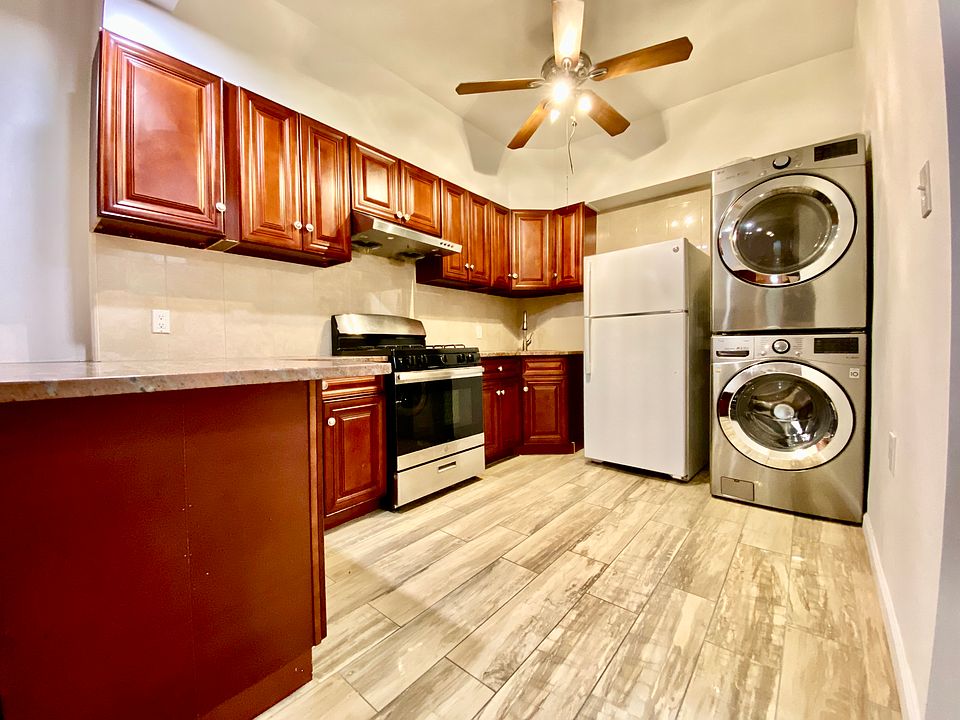 1st image of 293 7th Ave APT 3