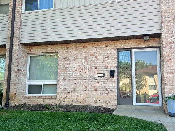 10110 Sakura Dr, Saint Louis, MO 63128
