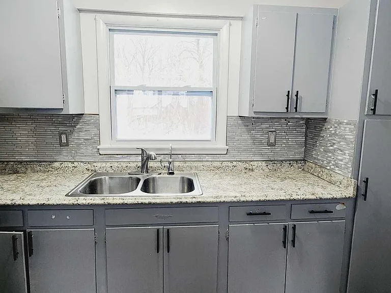 426 Dorset St — Photo 11