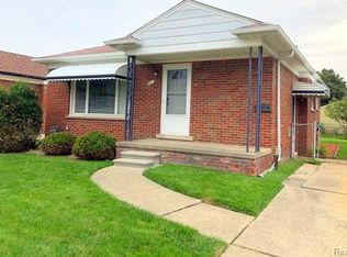 851 9th St, Wyandotte, MI 48192