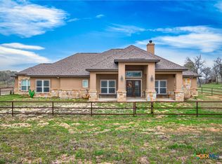 494 Flash Cir, Luling, TX 78648