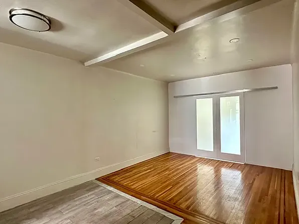 402 Ocean Pkwy, Brooklyn, NY