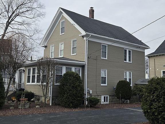 2nd image of 26 Pearl St
