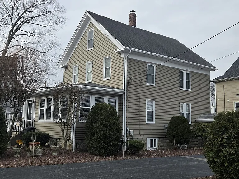 26 Pearl St — Photo 2