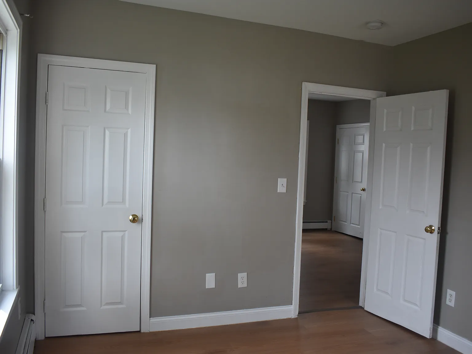 2 bed, 1000 sqft, $2,200 — Photo 2