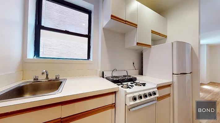 Rented by Bond New York | media 7