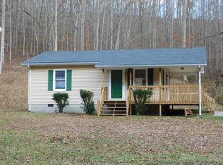 3911 Robinson Creek Rd, Manchester, KY 40962