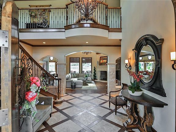 3rd image of 6724 Harbour Town Ln