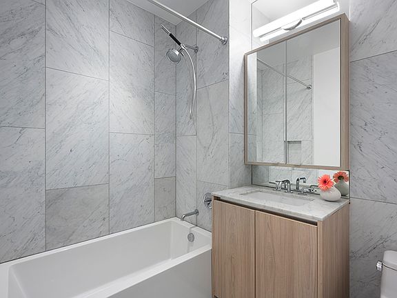 5th image of 1333 Jackson Ave #4E