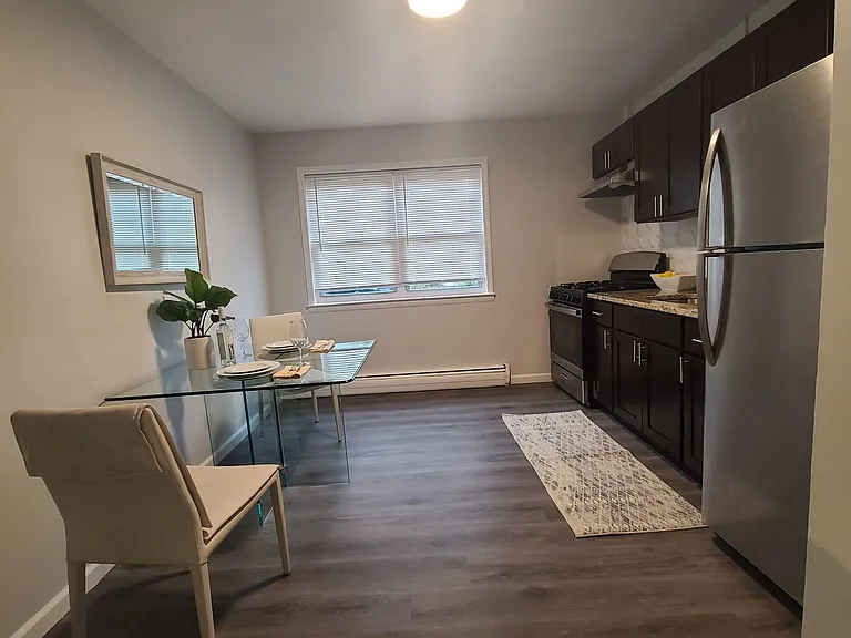 Ravine Manor Apartments — Photo 4