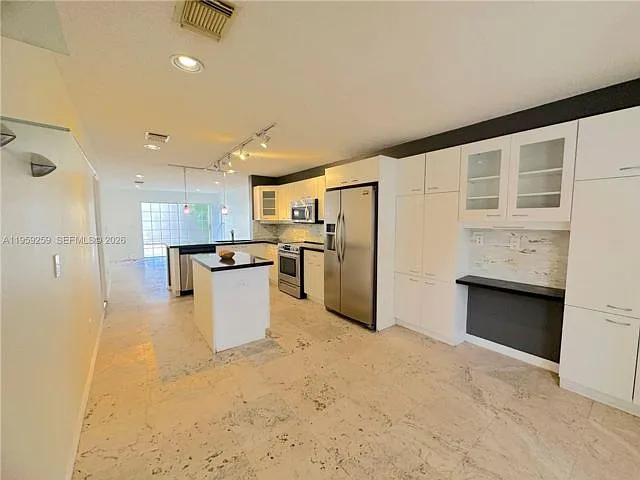 1115 River Birch St — Photo 4