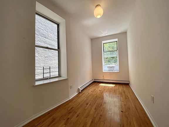 4th image of 372 W 127th St #1S