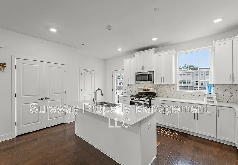 1806 Swales Ct — Photo 4
