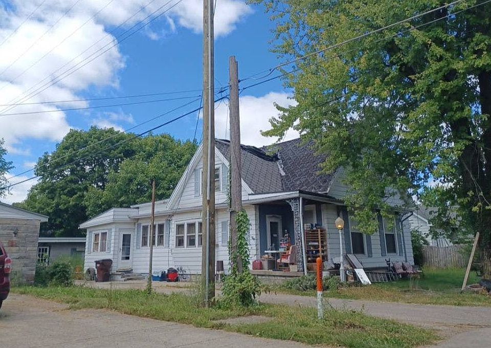 2nd image of 103 N Maple St