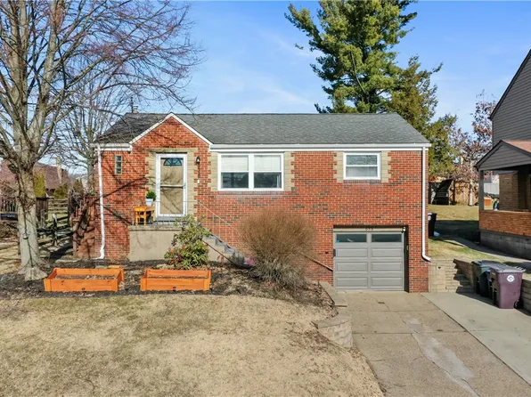 638 Blossom Dr, Pittsburgh, PA 15236