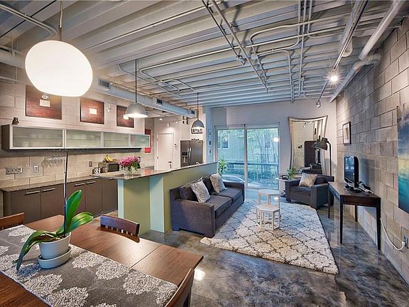 2nd image of 3107 W Deleon St #3