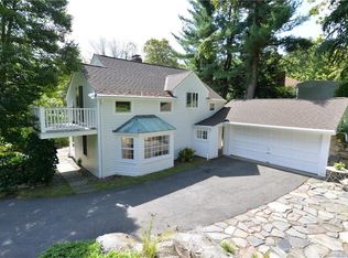 95 Peaceable St, Redding, CT 06896