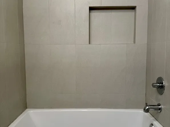 175 Monroe Street image 6 of 11