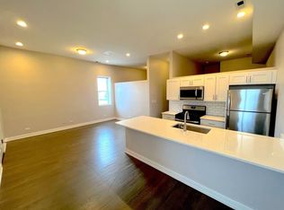 2620 W Cermak Rd #2F, Chicago, IL 60608