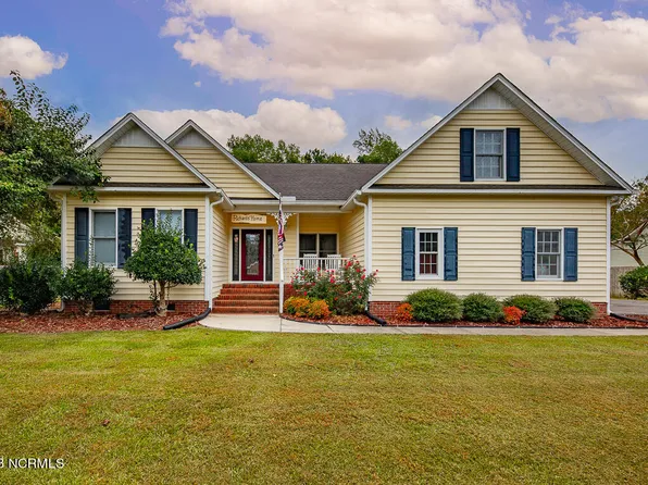 111 River Bluffs Drive, New Bern, NC 28560