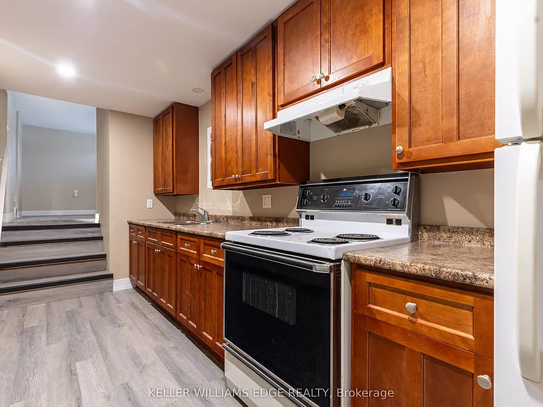 598 Mapledale Ave — Photo 10