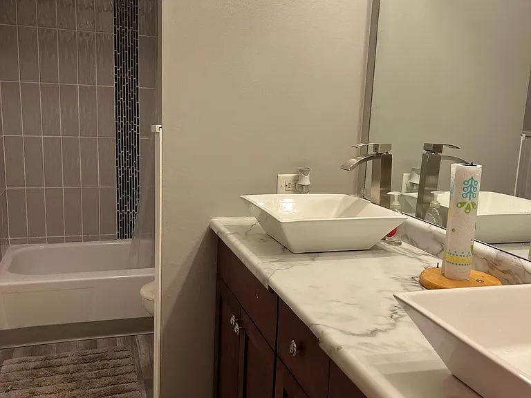1 bathroom