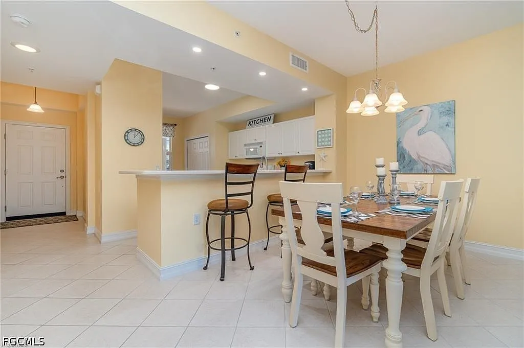 2 bed, 2.0 bath, 1248 sqft, $5,800 — Photo 4